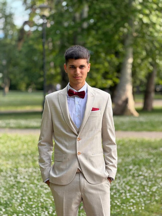 aaaMatija Karajlović maturant